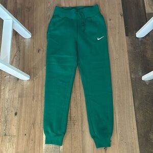 *never worn *Nike Green Joggers